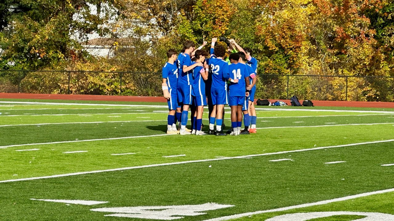 Auburn boys soccer beats Littleton 21